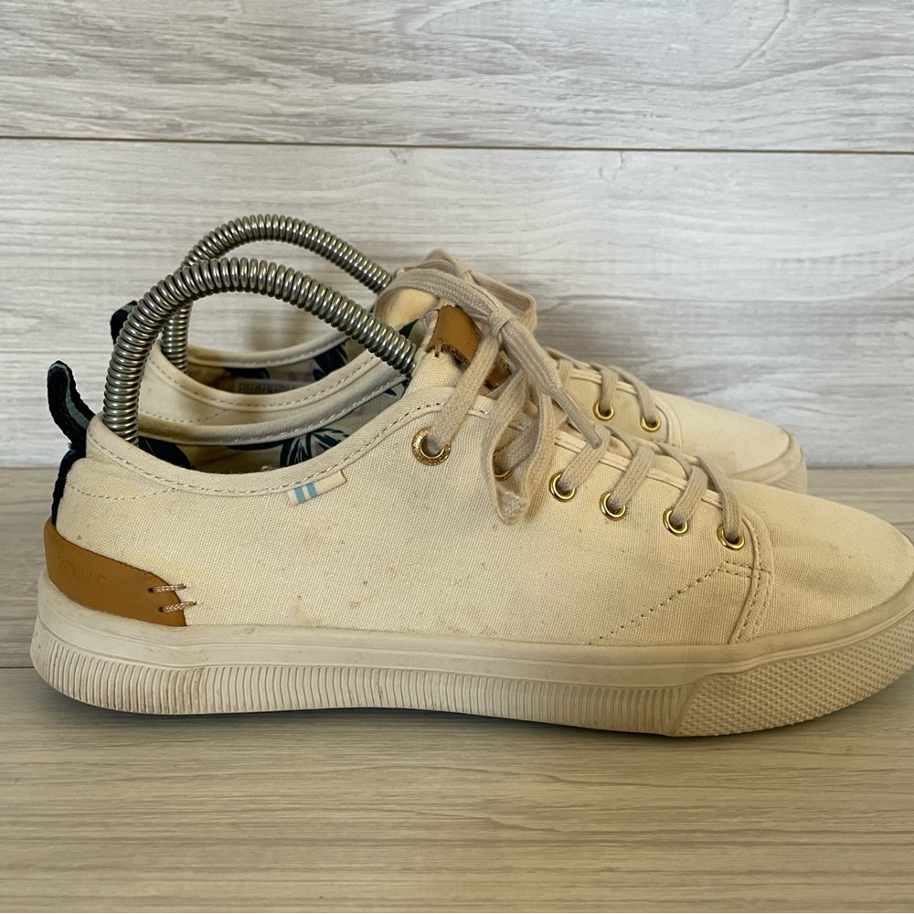 Toms Carlo Women’s Canvas Shoe